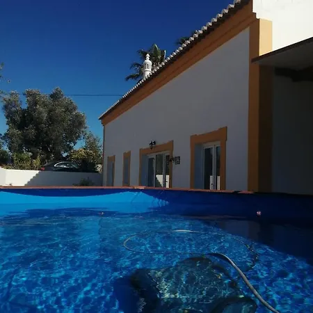 Dom wakacyjny Monte Areias Casa De Campo/passadico/pateo/rampa Porches (Algarve)