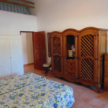 Holiday home Monte Areias Casa De Campo/passadico/pateo/rampa *